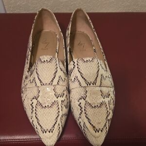 27 EDIT Snakeskin Pattern Loafers - Cream and Brown